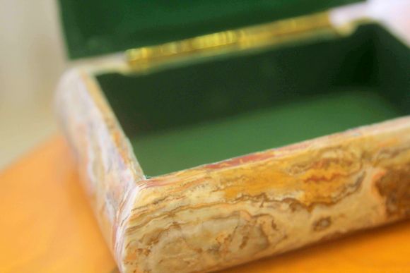 Винтажная шкатулка из оникса. Европа. Начало 20 века