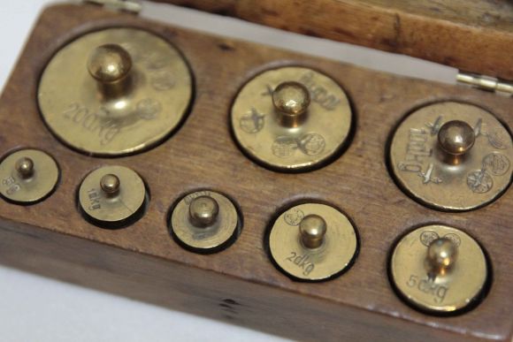 Антикварный набор гирек - мер. Полный комплект. Европа. начало 20 века