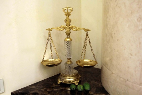 Роскошные весы. Латунь.Хрусталь. Европа. Середина ХХ века