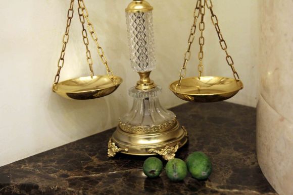 Роскошные весы. Латунь.Хрусталь. Европа. Середина ХХ века