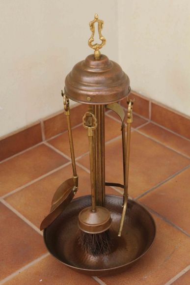 Красивый антикварный каминный набор. Медь в Патине