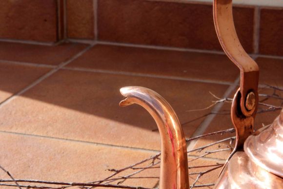 Очаровательный, довольно большой латунный полированный чайник