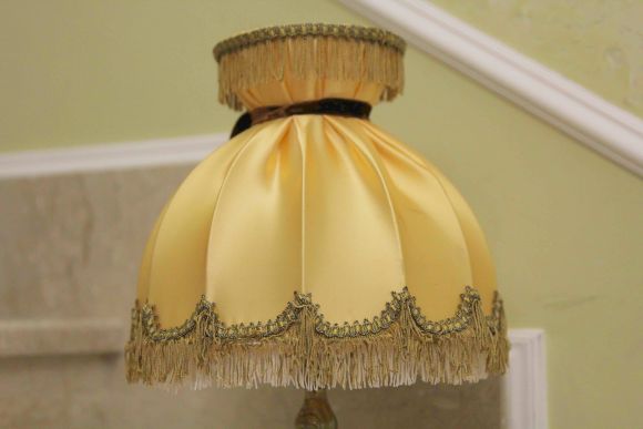 Очаровательная настольная лампа