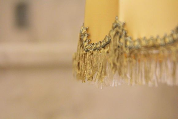 Очаровательная настольная лампа