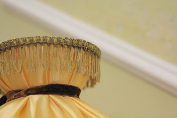 Очаровательная настольная лампа