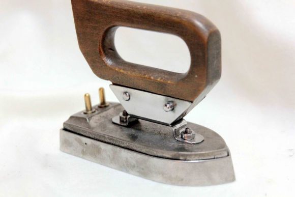 Редчайший электрический маленький утюг. 50 гг