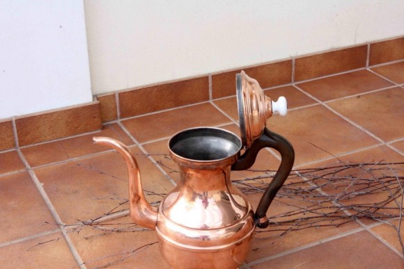 Восхитительный европейский кофейник. Медь. Керамика. Дерево