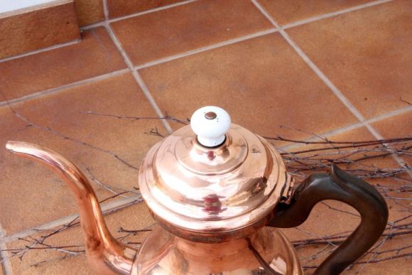 Восхитительный европейский кофейник. Медь. Керамика. Дерево