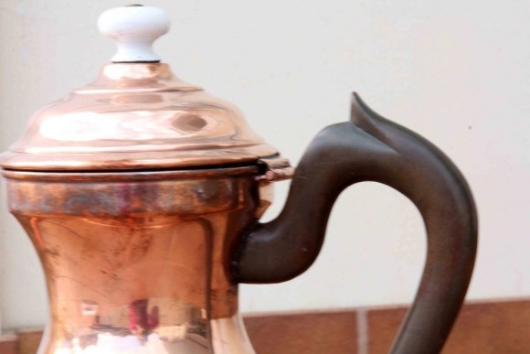Восхитительный европейский кофейник. Медь. Керамика. Дерево