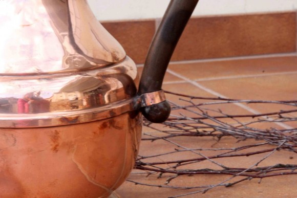 Восхитительный европейский кофейник. Медь. Керамика. Дерево