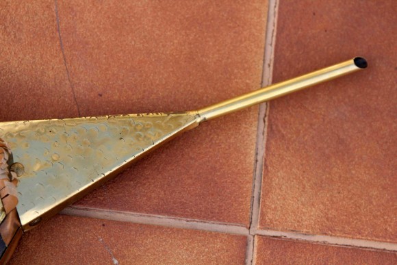 Замечательные меха для раздува огня в очаге