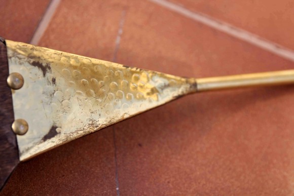 Замечательные меха для раздува огня в очаге