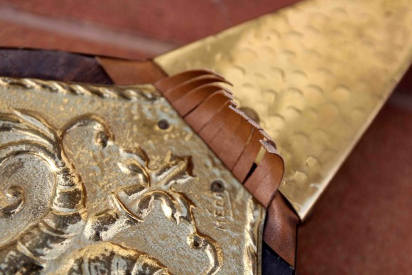 Замечательные меха для раздува огня в очаге