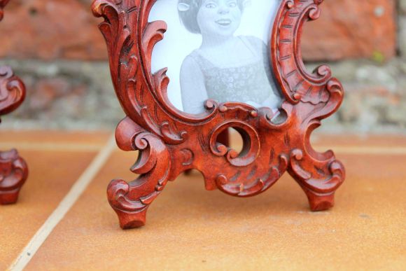 Великолепная пара резных рамок из Ореха