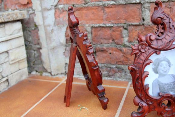 Великолепная пара резных рамок из Ореха