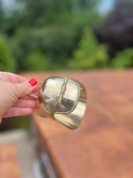 Изящная латунная сахарница