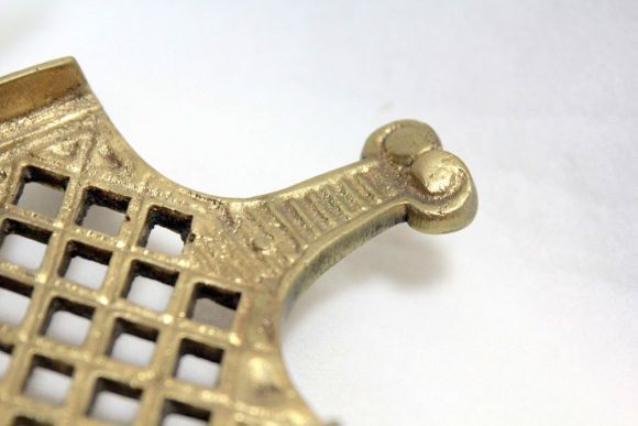 Старинная подставка под утюг латунь