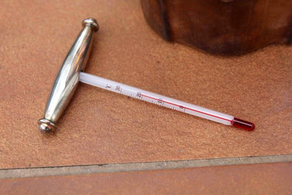 Старинное посеребренное ведро для охлаждения шампанского с градусником 