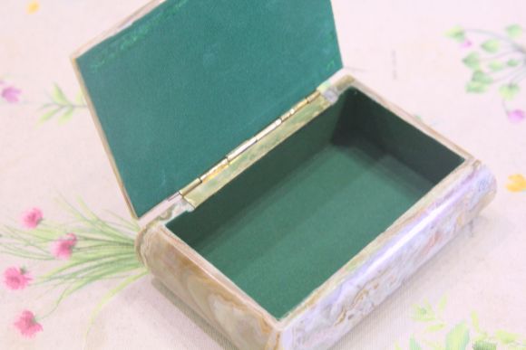 Каменная шкатулка из Оникса