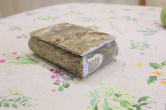 Каменная шкатулка из Оникса