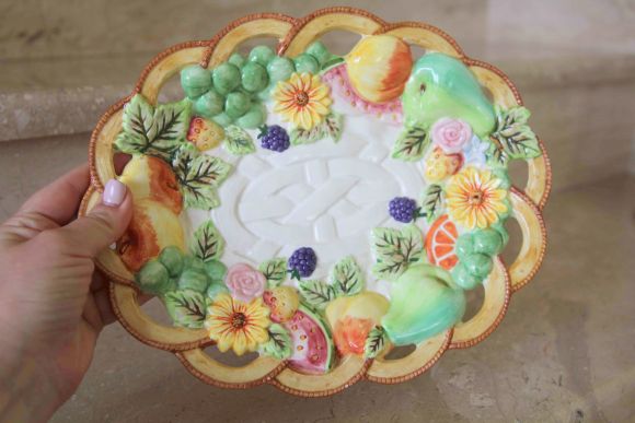 Очаровательная керамическая фруктовница