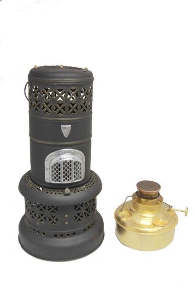 Керосиновая печь в рабочем состоянии. Великобритания. Начало 20 века