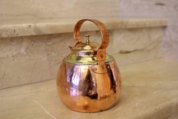 Превосходный комбинированный чайник с крышечкой на носике