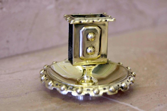 Антикварная спичечница латунная, полностью отполированная