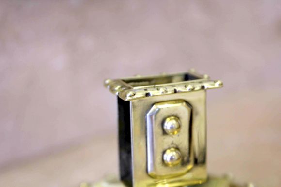 Антикварная спичечница латунная, полностью отполированная