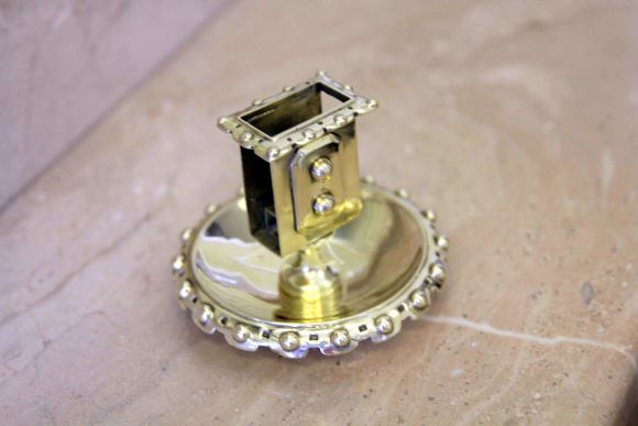 Антикварная спичечница латунная, полностью отполированная