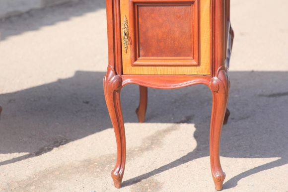 Антикварный стол с двумя тумбами