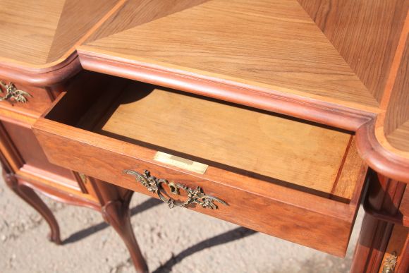 Антикварный стол с двумя тумбами