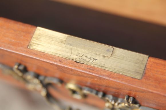 Антикварный стол с двумя тумбами