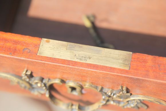 Антикварный стол с двумя тумбами