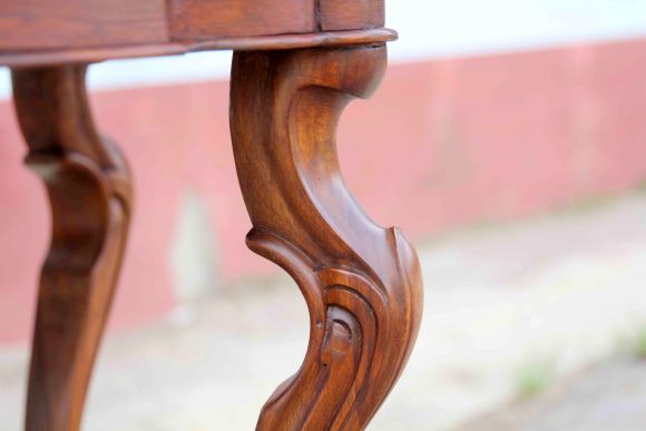 Антикварный стол из дерева. Европа. Начало 20 века