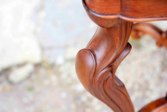 Антикварный стол из дерева. Европа. Начало 20 века