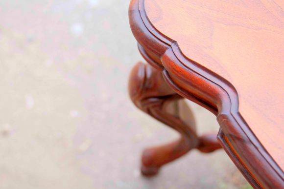 Антикварный стол из дерева. Европа. Начало 20 века