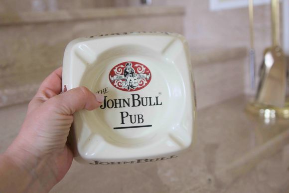 Брутальная пепельница John Bull Pub