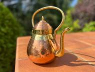Замечательный винтажный чайник из меди и латуни.