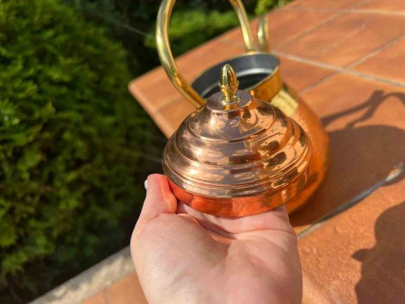 Замечательный винтажный чайник из меди и латуни.