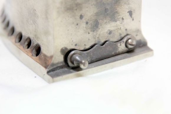 Коллекционный утюг с красной ручкой. Идеальное состояние