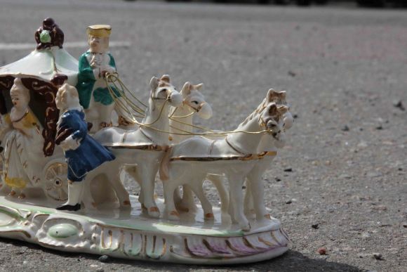 Антикварная, красивая фарфоровая статуэтка. Европа. Середина 20 века