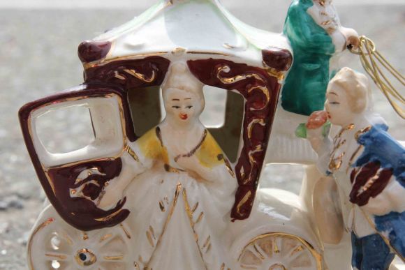 Антикварная, красивая фарфоровая статуэтка. Европа. Середина 20 века