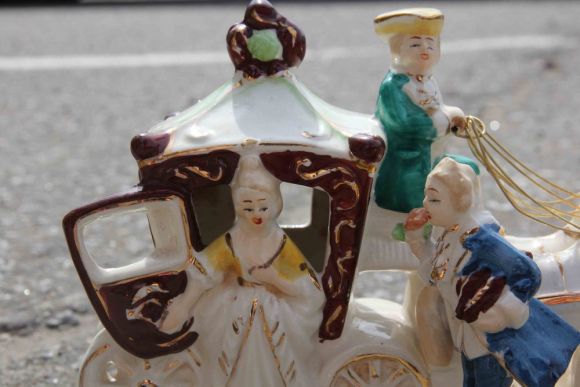 Антикварная, красивая фарфоровая статуэтка. Европа. Середина 20 века