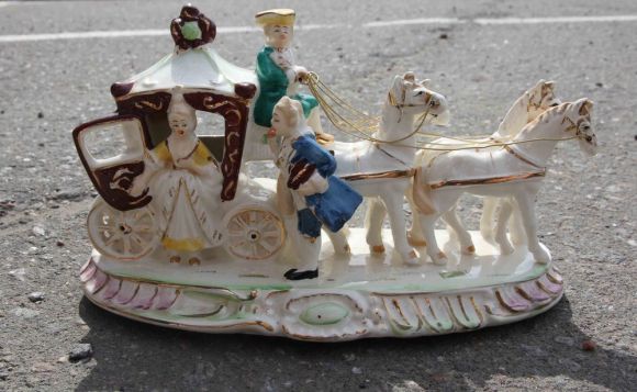 Антикварная, красивая фарфоровая статуэтка. Европа. Середина 20 века