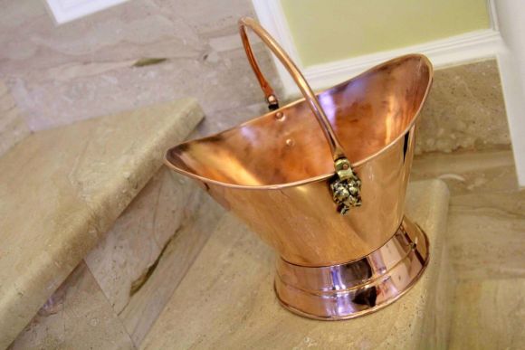 Превосходная медное кашпо со львами. Ручная работа. Европа