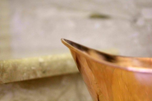 Превосходная медное кашпо со львами. Ручная работа. Европа