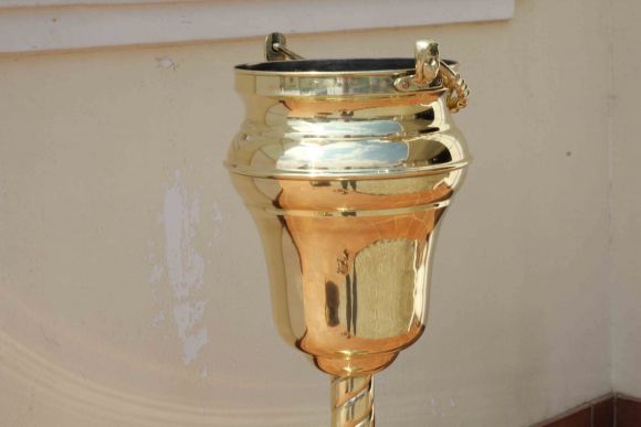 Латунный кулер для шампанского на ножке