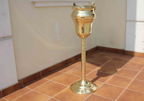 Латунный кулер для шампанского на ножке