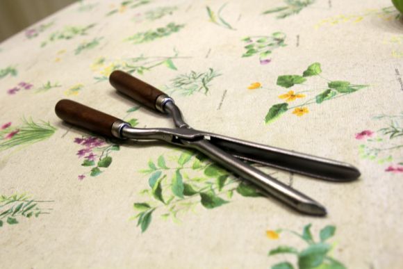 Щипцы для завивки волос